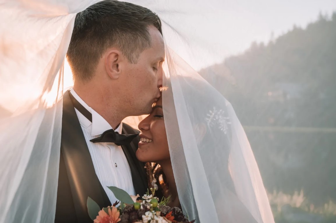Wedding photographer Slovenia – natural light